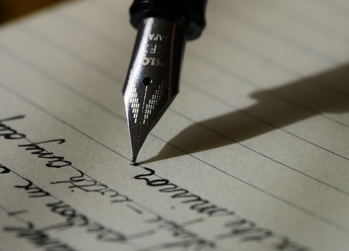 Write What You Know or Know What You Write? | by Robert Roy Britt | The  Writing Cooperative